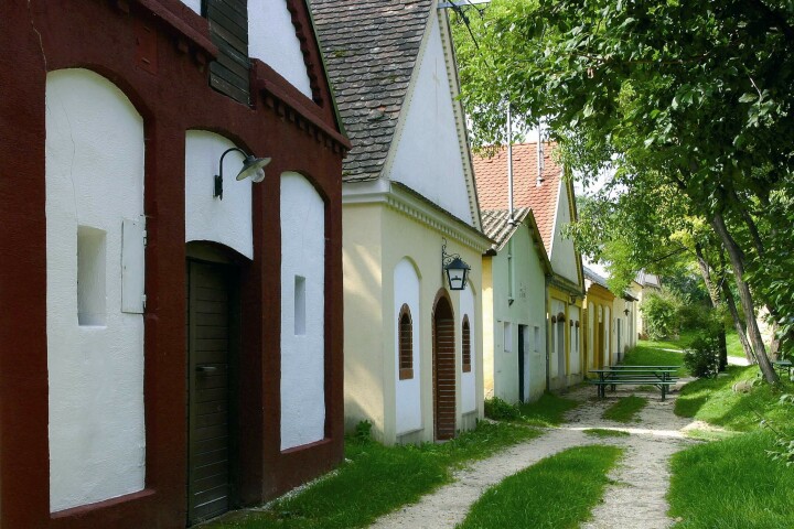 Unterstinkenbrunn - wioska piwniczna "LOAMGRUI"